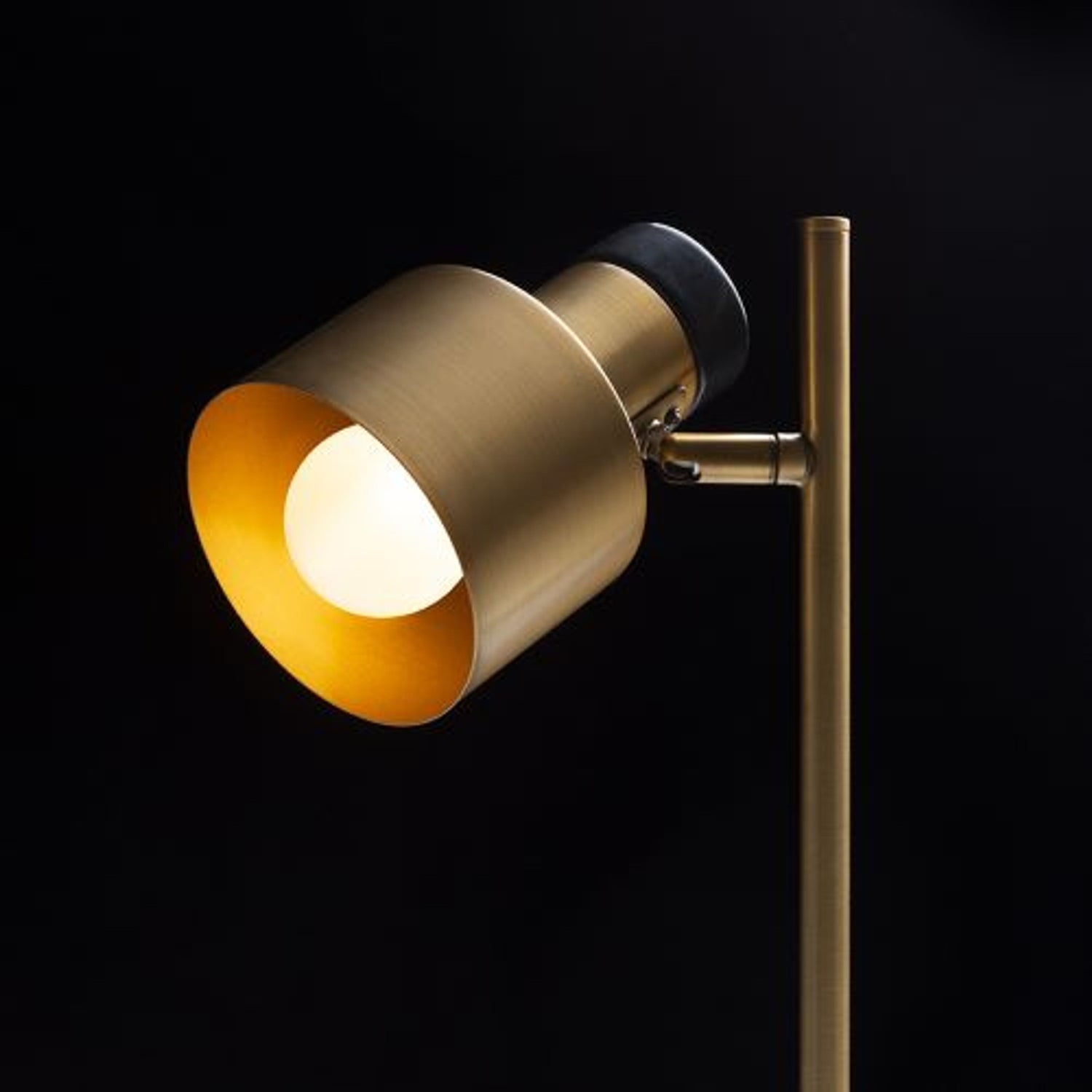 LED asztali lámpa